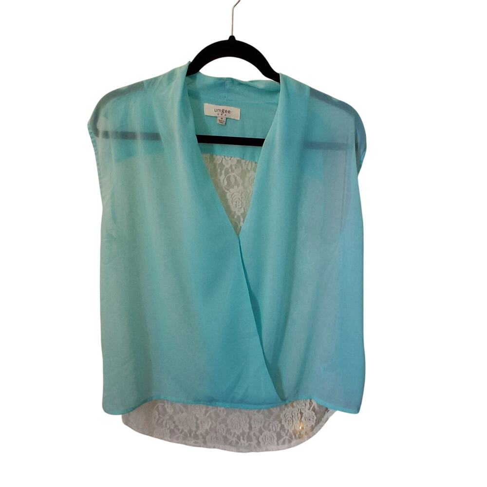 Ladies Umgee sz M sheer sleeveless turquoise crossover blouse with a lace back.